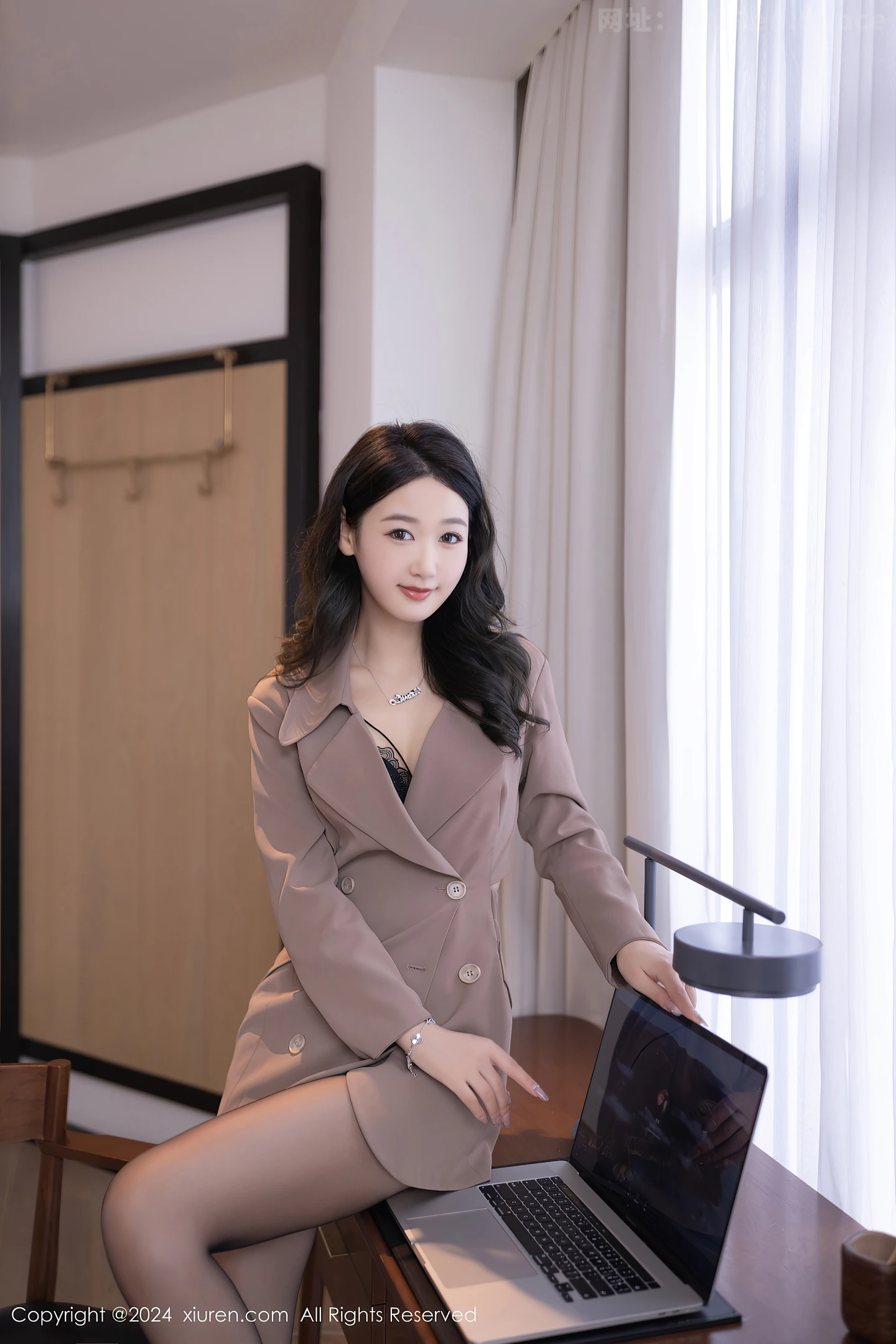 图片[3]-[XiuRen秀人网]VOL.8824 模特唐安琪性感秘书OL服饰露黑色蕾丝内衣秀曼妙身姿迷人写真83P-秀人网官方网站